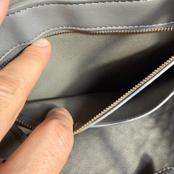 Elegant Gray Tote Bag - Picture 7 of 10